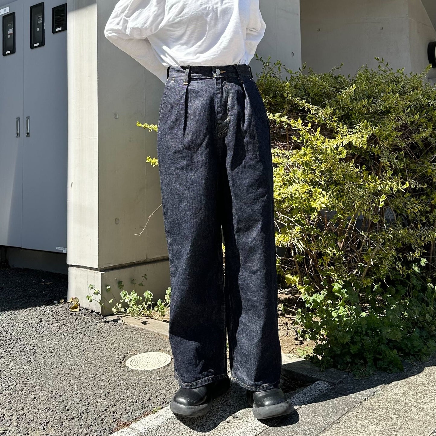 ワイドタックデニムパンツ 72983 DEEPBLUE