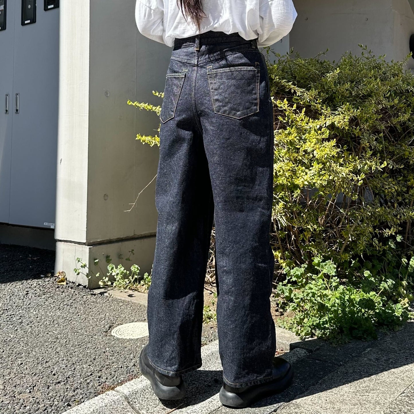 ワイドタックデニムパンツ  72983 DEEPBLUE