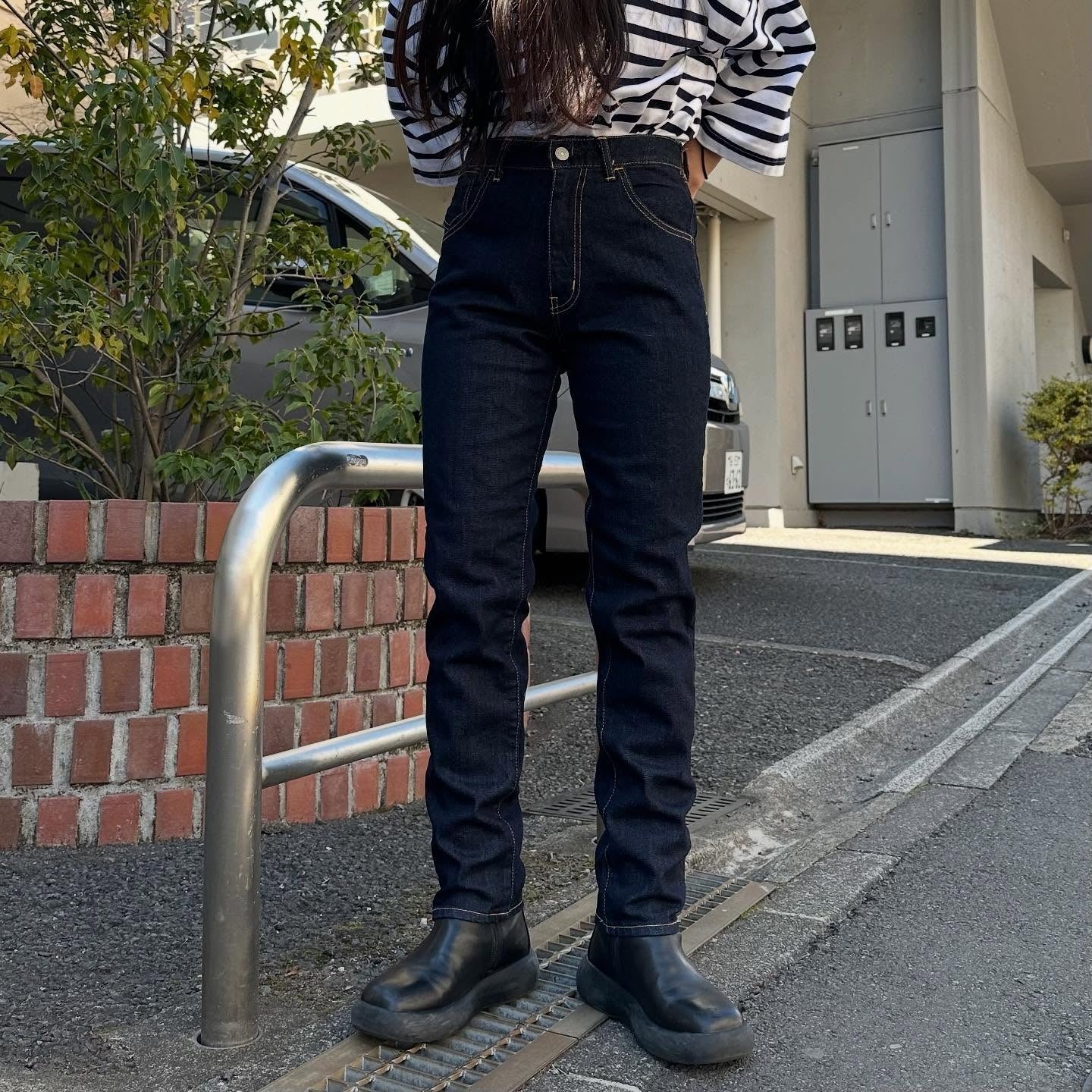 ストレッチデニムスリムテーパードパンツ 73979 DEEPBLUE